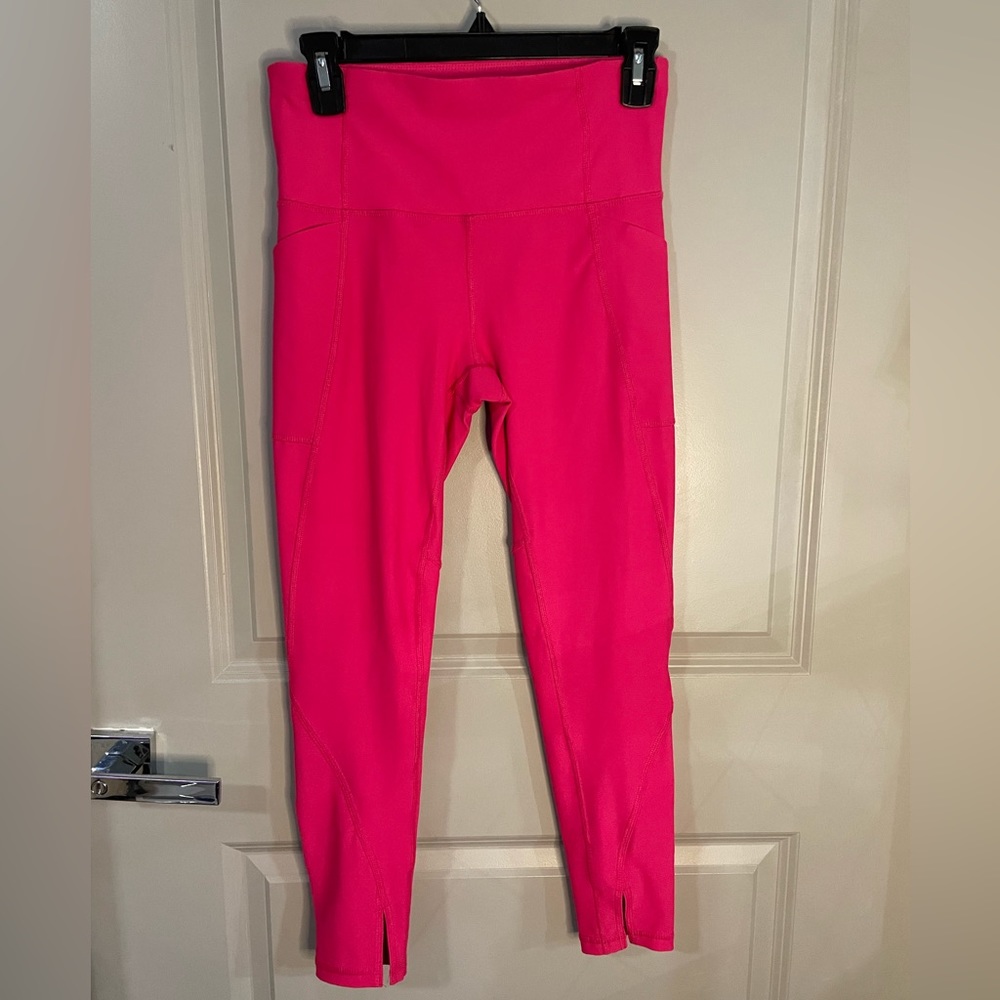 Xersion Women’s 7/8 ankle legging / yoga pants pink size small NWOT workout